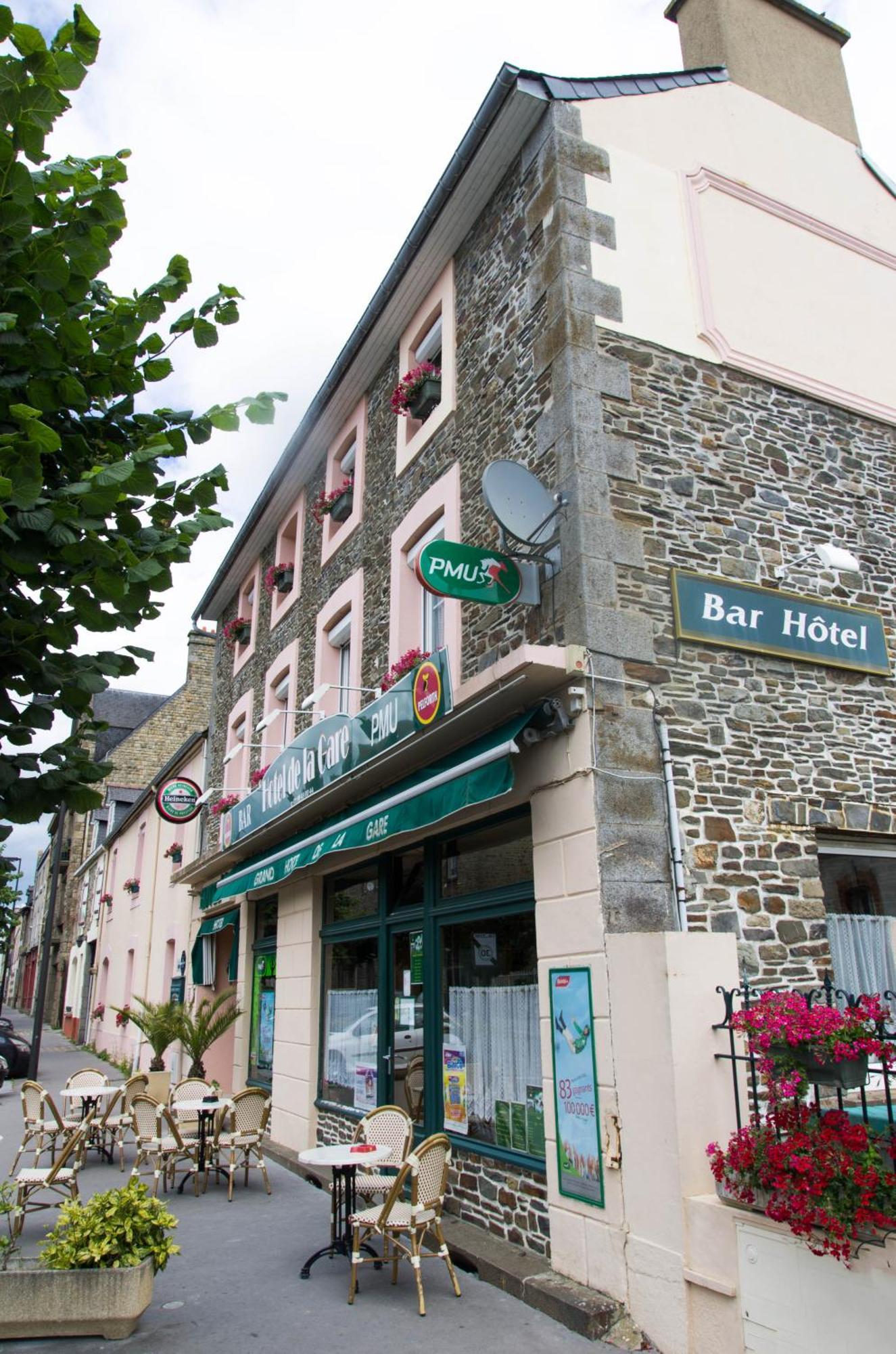 Hotel De La Gare Dol-de-Bretagne Buitenkant foto